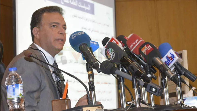وزير النقل: «مشيت على طريق السويس بسرعة 180 كم ومكنتش واخد بالى 