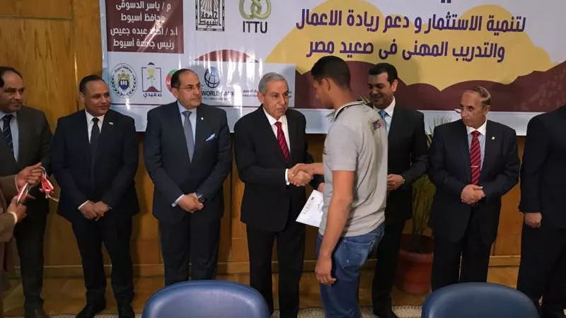 «قابيل» يسلم جوائز للفائزين بمسابقة «مهنتي دنيتي»
