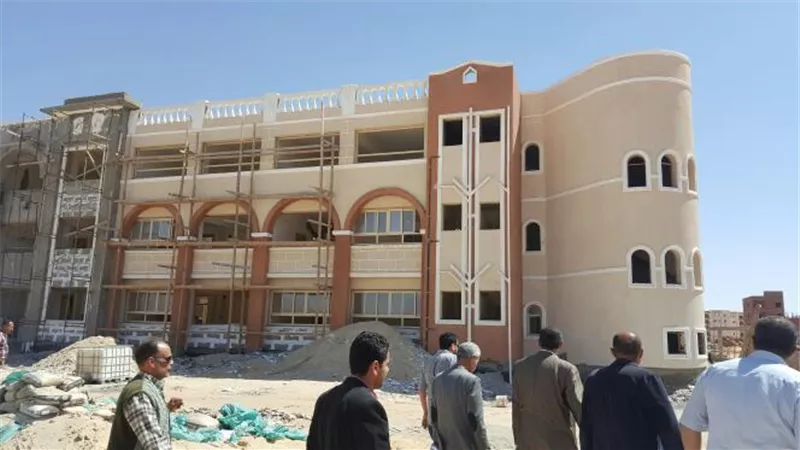 بالصور..رئيس جهاز العاشر من رمضان يتفقد خدمات المدينة