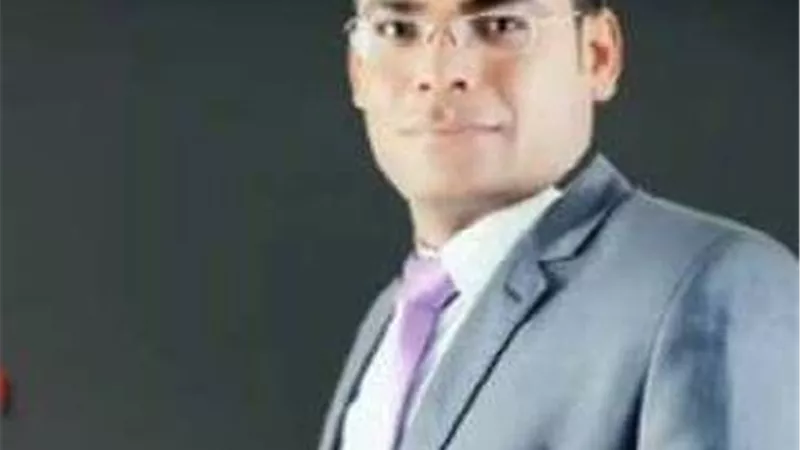 العزا مش في الكنيسة.. قصيدة لـ محمد حميدة