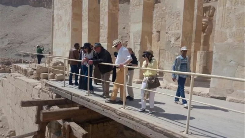 وفد من الكونجرس الأمريكي يزور الأقصر