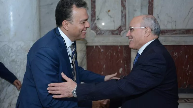 وزيرا الإنتاج الحربي والنقل يبحثان التعاون في تصنيع مهمات السكة الحديد «صور»