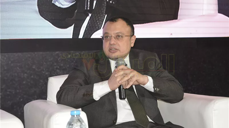 «إيهاب رشاد» يطالب بإنشاء «مركز مالي عالمي» لجذب الاستثمار الأجنبي