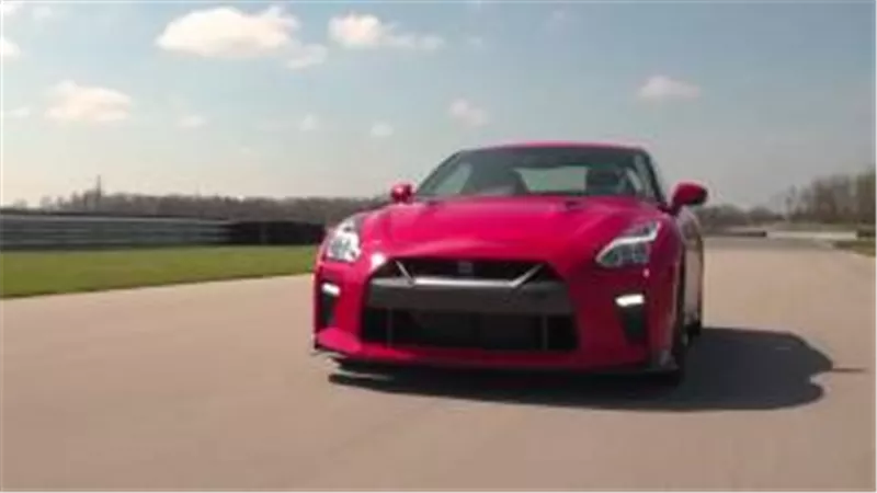 شاهد.. اختبار قيادة سيارة نيسان GTR