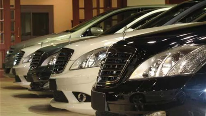 صاحب معرض سيارات: متفائلون رغم ركود السوق 