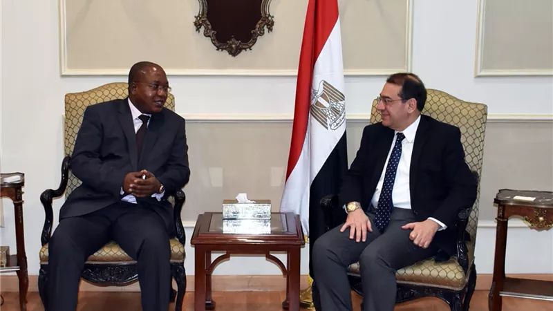 وزير البترول يستقبل نظيره الكاميروني لبحث التعاون المشترك