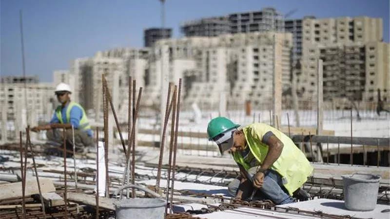 عمومية «إيكون» تعتمد توزيع ربع سهم مجاني لكل سهم أصلي 