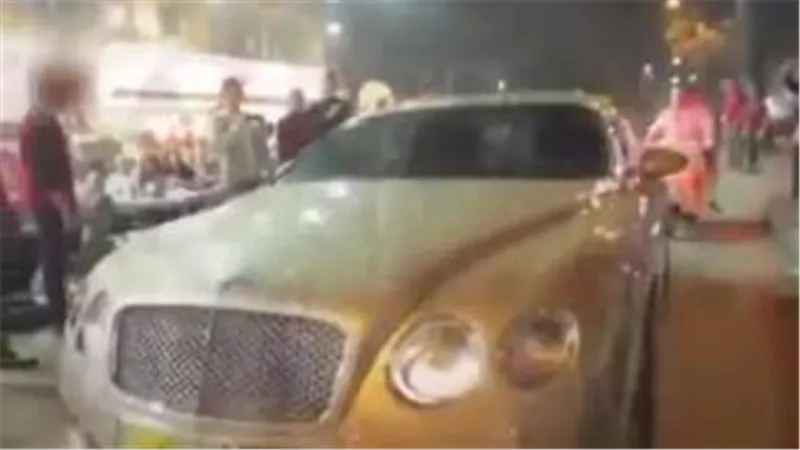 شاهد..«كهربا» يقود أول سيارة بنتلي كونتيننتال في مصر