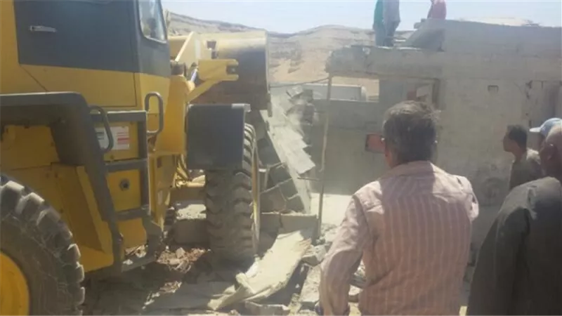 بالصور.. رئيس تنمية القاهرة الجديدة: «إزالة التعديات بالتجمع الثالث»