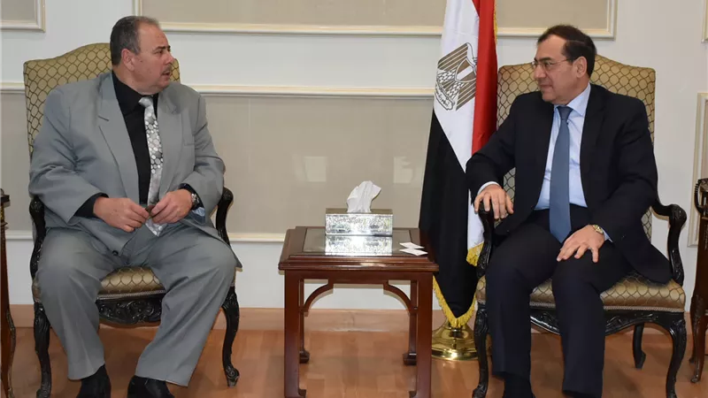 السفير الروماني: مصر لاعب رئيسي في صناعة الغاز الطبيعي 