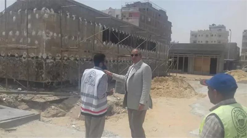 محافظ البحر الأحمر يتفقد أعمال الممشى السياحي بالغردقة