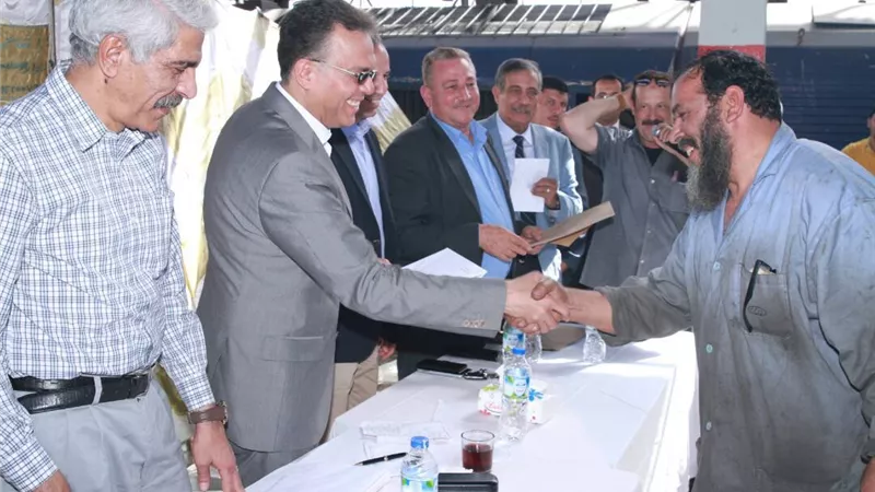 بالصور.. وزير النقل يشهد احتفال السكك الحديدية بعيد العمال