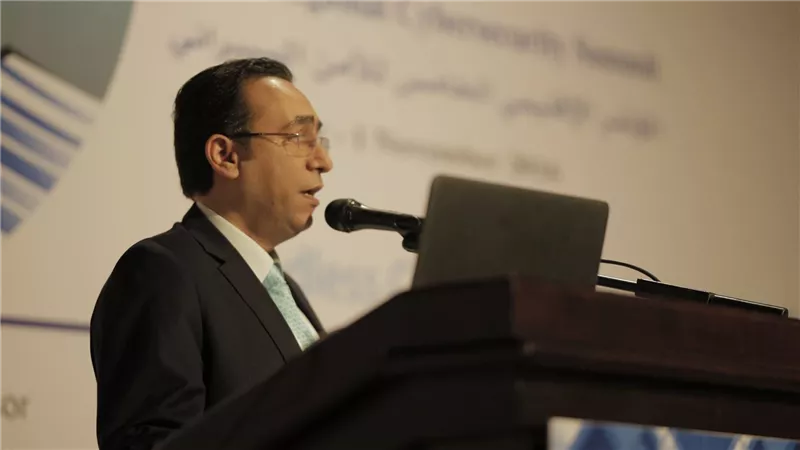 «صائد الهاكرز» يستنكر تصريحات «النواب» بخصوص «فيسبوك»