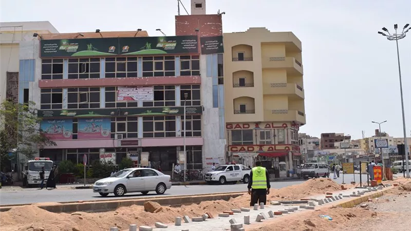 محافظ البحر الأحمر يشدد على الانتهاء من أعمال ميدان الدهار بالغردقة