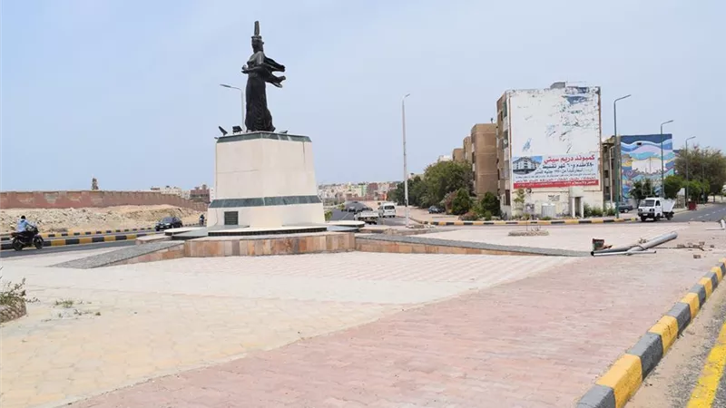 محافظ البحرالأحمر يتابع أعمال تطوير ميدان الفلاحة بالغردقة