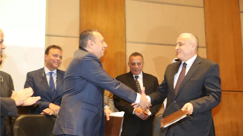3 وزراء يشهدون عقد إنشاء وتشغيل 7 خطوط أتوبيس فائق الجودة