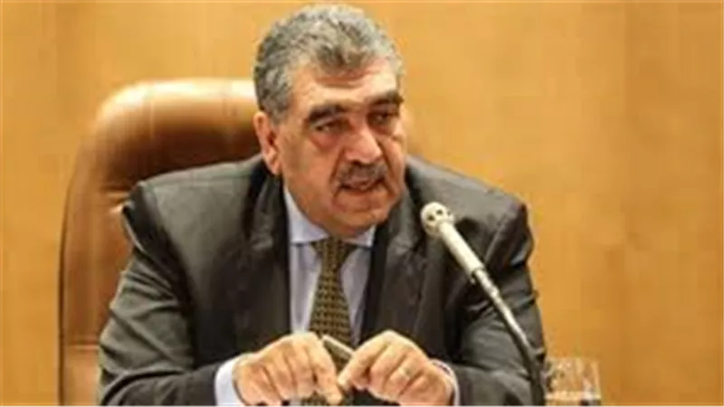 قبول استقالة عادل عبدالحليم.. و«ونيس» رئيسًا للقابضة للأدوية