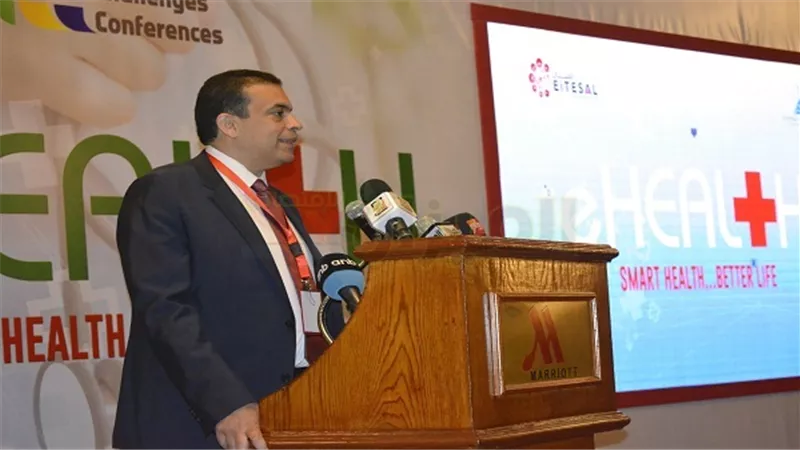 بالصور..علاء الخشن: استغلال التكنولوجيا يرفع من مستوى «الصحة» 