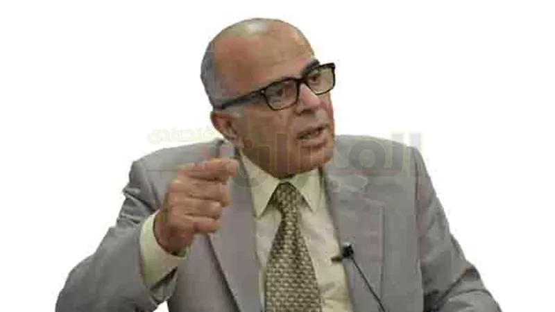 الدكتور عصام خليفة في حوار خاص لـ«الميزان الاقتصادي»: صناديق الاستثمار «تحتضر».. والفائدة والشهادات مُرتفعة العائد أبرز التحديات.. «الأهلي» تقتنص محفظة تابعة للتأمينات بـ 400 مليون جنيه
