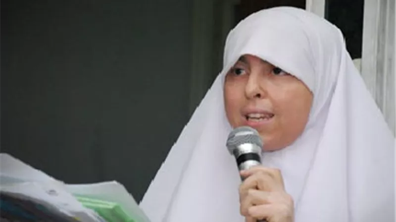 تأجيل طعن عائشة الشاطر لزيارة أخيها بدون «حاجز زجاجي» لـ٢٦ أغسطس