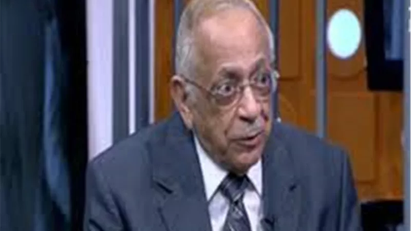«خبير»: الحكومة الحالية تقترض بـ«جنون»
