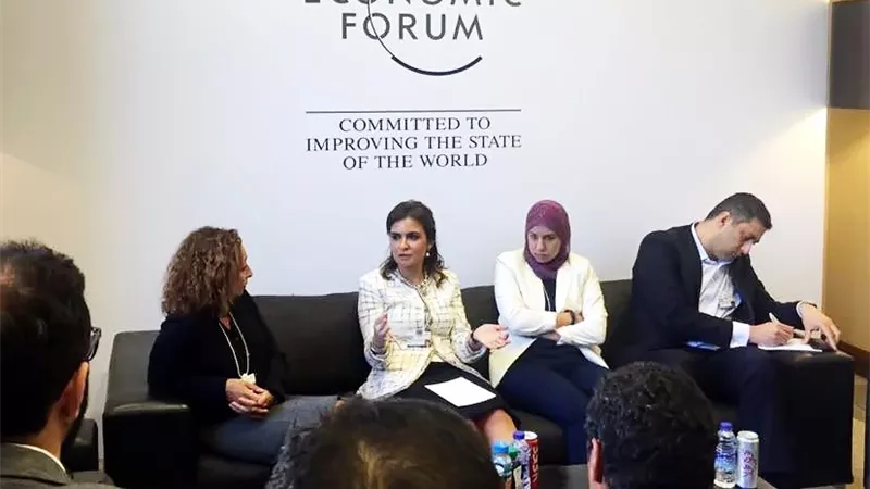 «نصر» من منتدي «دافوس»: دعم صغار المستثمرين أهم أولوياتنا