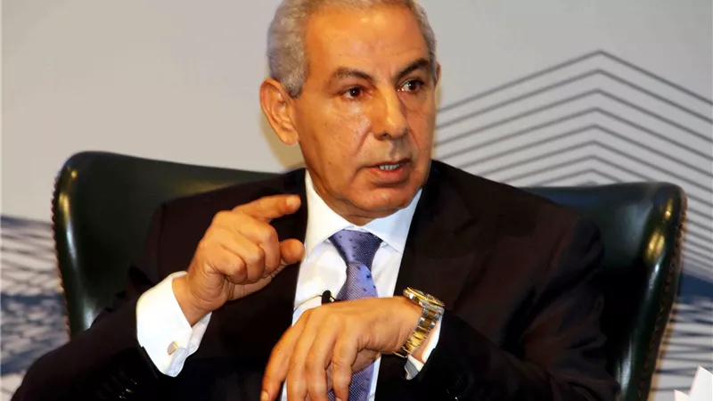 قابيل يصدر اللائحة التنفيذية لقانون سجل المستوردين الجديد