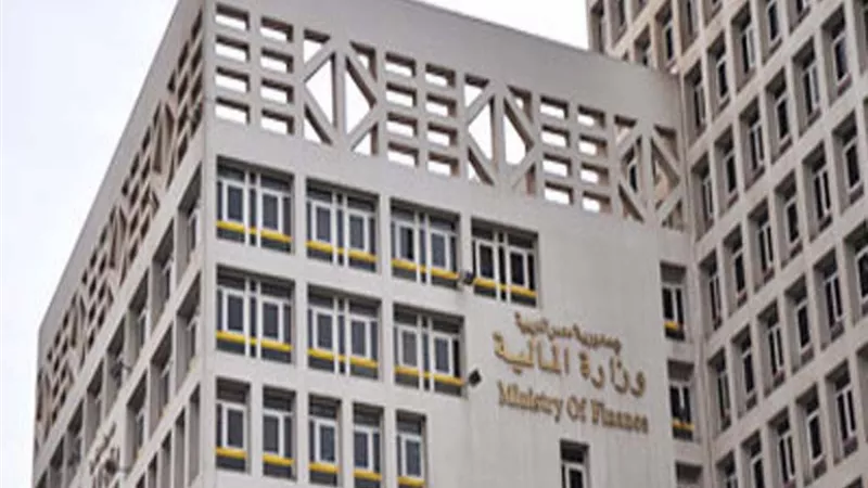 «هدية الحكومة»..46 مليار جنيه لتخفيف أعباء محدودي الدخل..«المالية»: رفع إعفاء ضريبة الدخل لـ 7200 جنيه.. 15 % زيادة لاصحاب المعاشات.. و7%«علاوة غلاء» للعاملين بالدولة.. وزيادة 30% لـ«تكافل وكرامة»