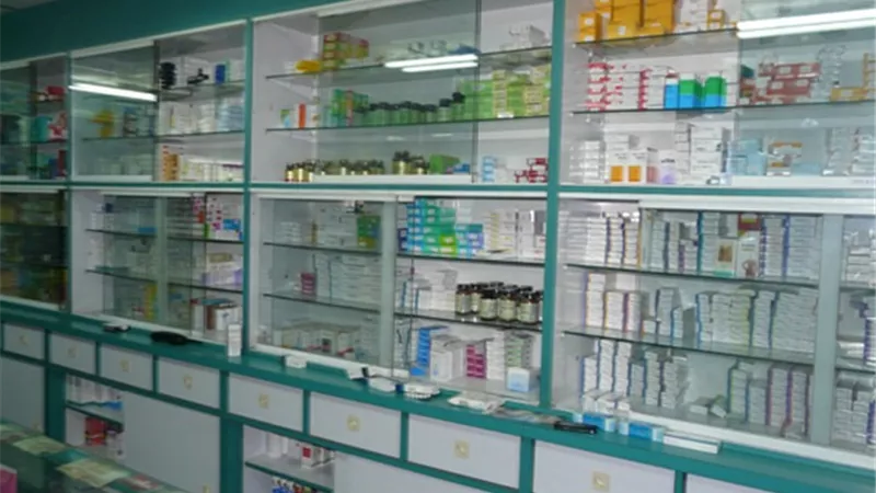 بعد انتشار ظاهرة بيع الصيدليات.. صيادلة: رفع الأسعار كارثي.. وانخفاض هامش الربح وارتفاع الاجور وراء تدهور المهنة