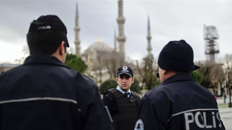 تركيا تعتقل الرئيس المحلي لمنظمة العفو الدولية