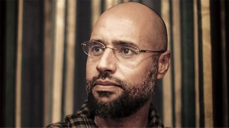 شاهد.. لحظة إطلاق سراح سيف الإسلام القذافي في ليبيا