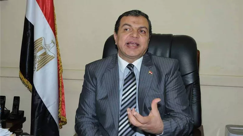 وزير القوى العاملة يتلقى تقريرا من الدوحة بشأن العمالة المصرية