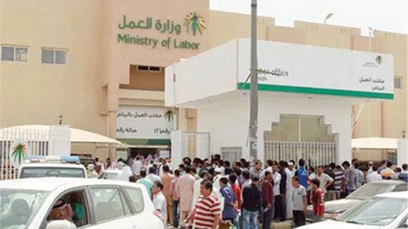 السعودية تمنع العمل 4 ساعات يوميا تحت أشعة الشمس لمدة 100 يوم