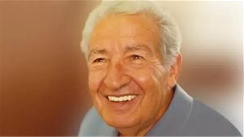 أحمد عبد القدوس يهدي وزارة الثقافة 50 ألف نسخة من أعمال والده