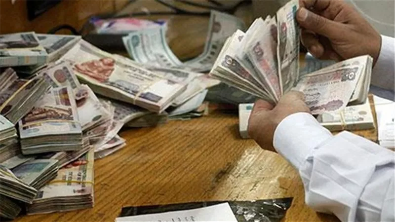 ضبط موظف بالإسكندرية اختلس 100 ألف جنيه