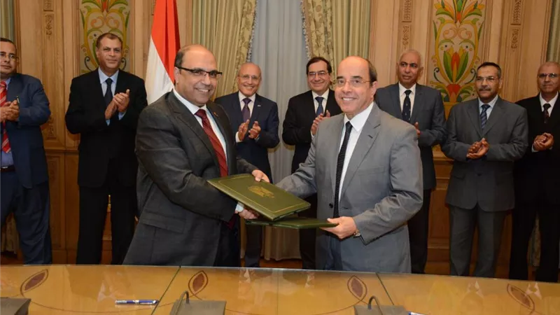 بالصور.. بروتوكول بين «الانتاج الحربي» و«البترول» في مجالات التصنيع والتدريب المشترك 