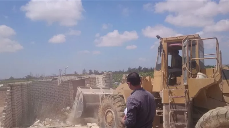 بالصور.. استرداد 80 فدانًا بمدينة برج العرب الجديدة