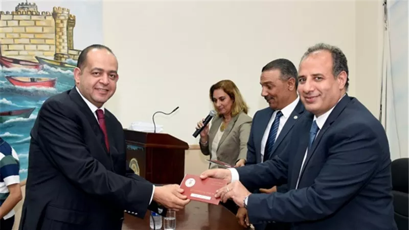 ‏‫محافظ الإسكندرية يسلم شيكات الدعم السنوي للأنشطة الرياضية