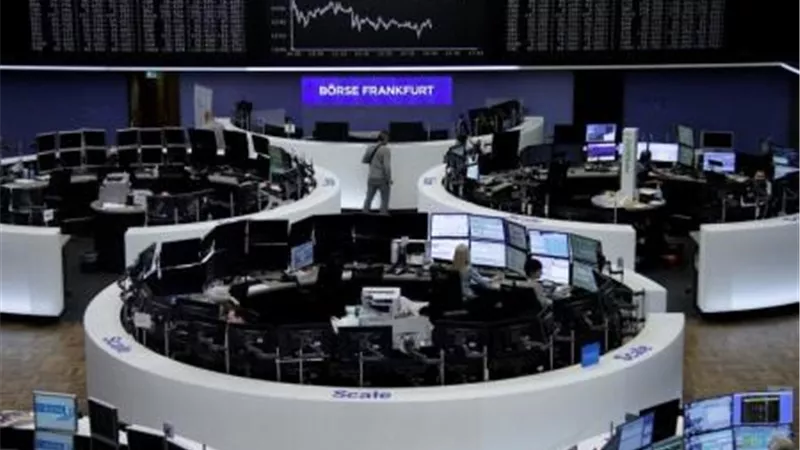 اتفاق إنقاذ اليونان يساعد أسهم أوروبا على التعافى