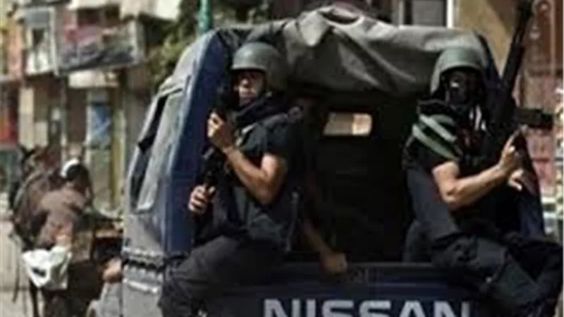 ضبط شخصين لإتجارهما فى المواد المخدرة والأسلحة النارية بالمنوفية