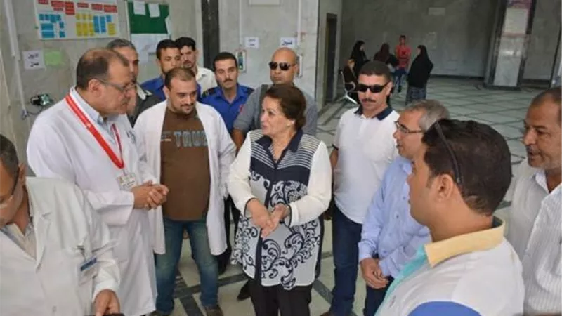 «البحيرة»: إزالة العشوائيات وتكثيف أعمال النظافة ورفع المخلفات بالمدينة 
