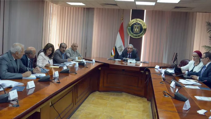 قابيل يستعرض استراتيجية تطوير قطاع نخيل التمر 