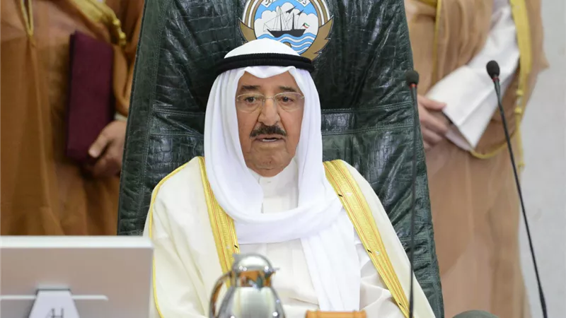 أمير الكويت يدين التفجير الإرهابي في قرية الدراز البحرينية