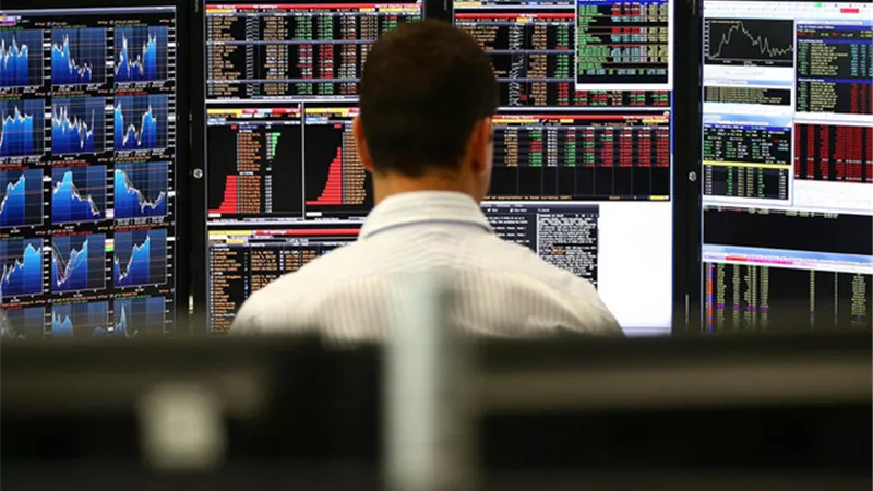 تباين مساري الأسهم الأوروبية والبريطانية بعد عام على الاستفتاء