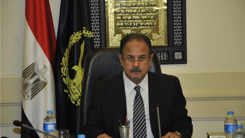 وزير الداخلية يزور مصابي العمليات الأمنية بمستشفى الشرطة بالعجوزة