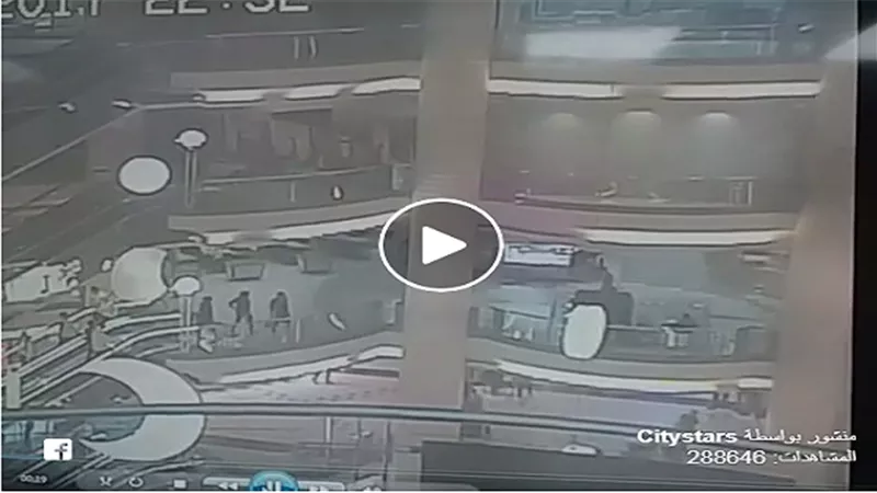 بالفيديو.. لحظة انتحار شاب في 