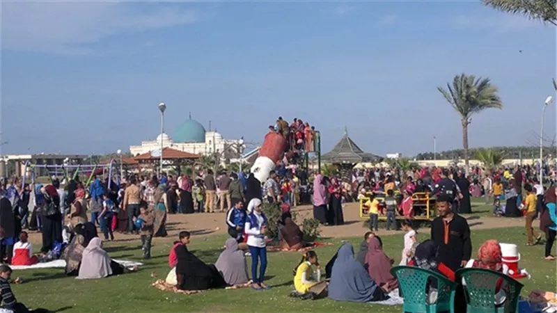 توافد المواطنين على الحدائق والمتنزهات بالمحافظات 