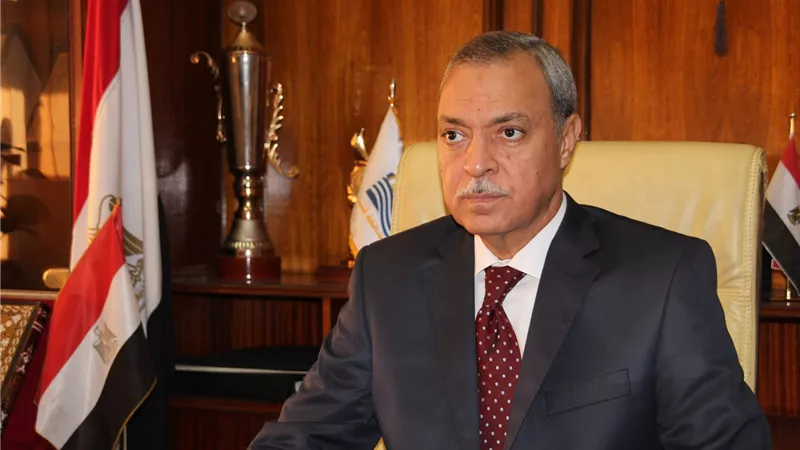 محافظ قنا يتابع تطبيق تعريفة الركوب الجديدة بمجمع المواقف