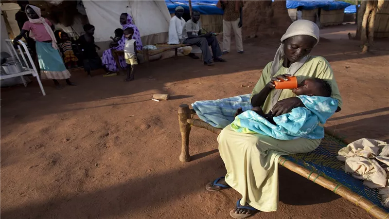 أطباء وموظفو إغاثة سودانيون يدعون لإعلان «الطوارئ» بعد تفشي «الكوليرا»