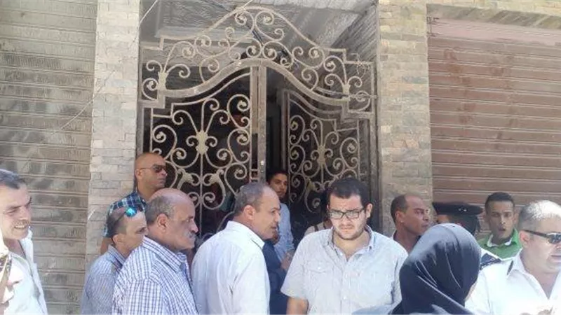 مأساة الأزاريطة تتكرر من جديد.. وإعطاء فرصة للسكان لإخلاء العقار 
